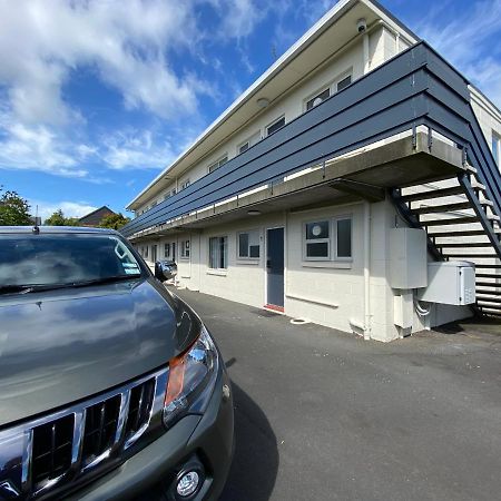 Ulster Apartments Hamilton Exterior photo