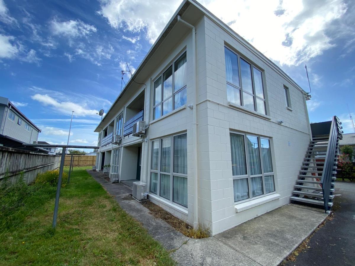Ulster Apartments Hamilton Exterior photo